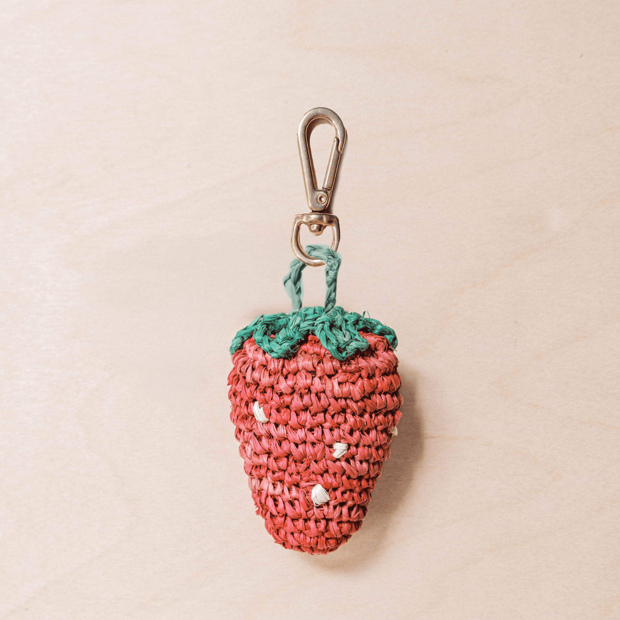 Bag charms - Strawberry Raffia Bag Charm - Handcrafted Crochet Accessory | LIKHÂ - LIKHÂ