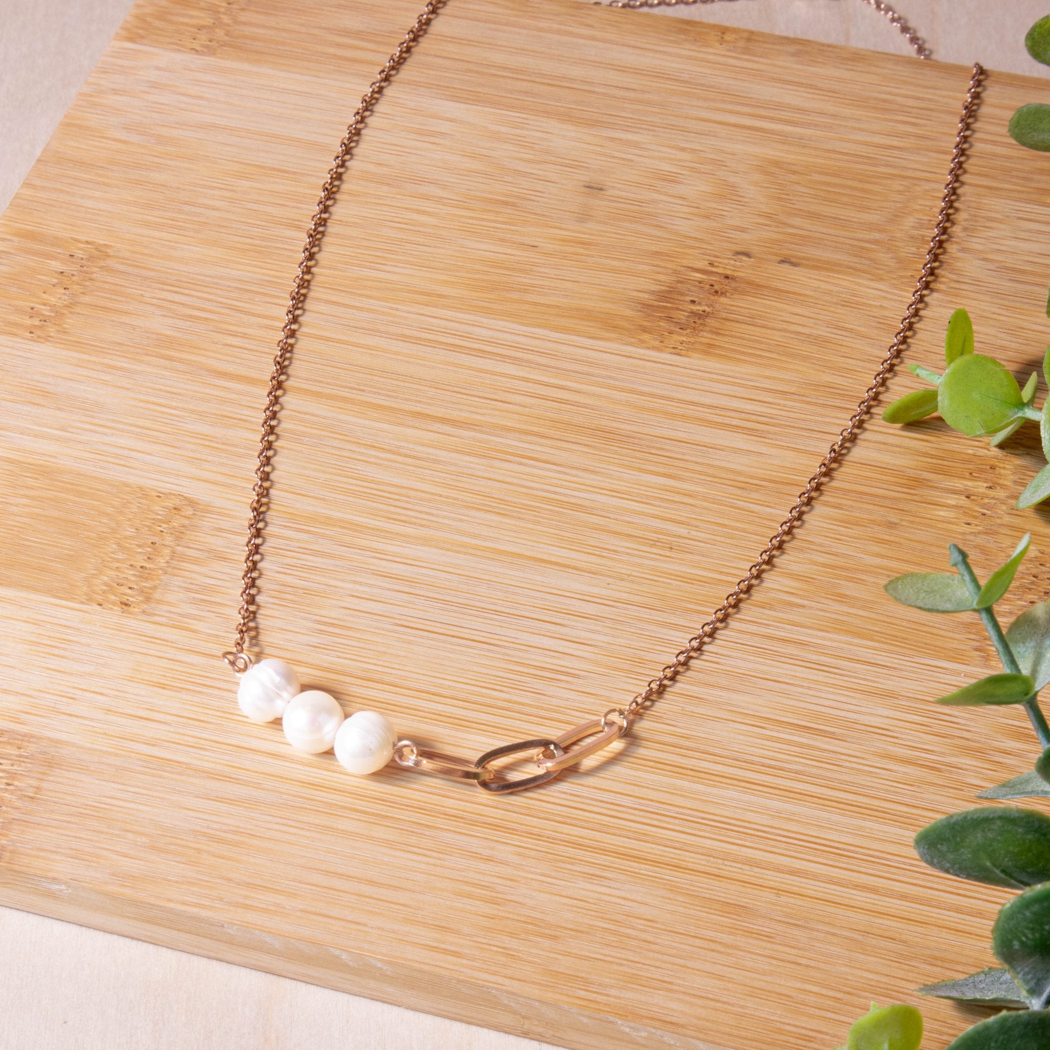 Jewelry, necklace - Asymmetrical Necklace with Freshwater Pearl - Statement Necklace | LIKHA - LIKHÂ