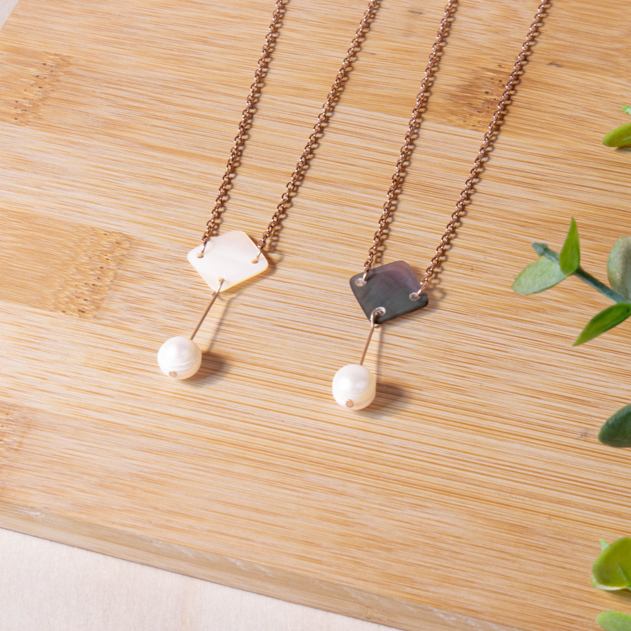 Jewelry, necklace - Black Diamond + Pearl Drop Mother of Pearl Necklace - Mother of Pearl Necklace | LIKHA - LIKHÂ