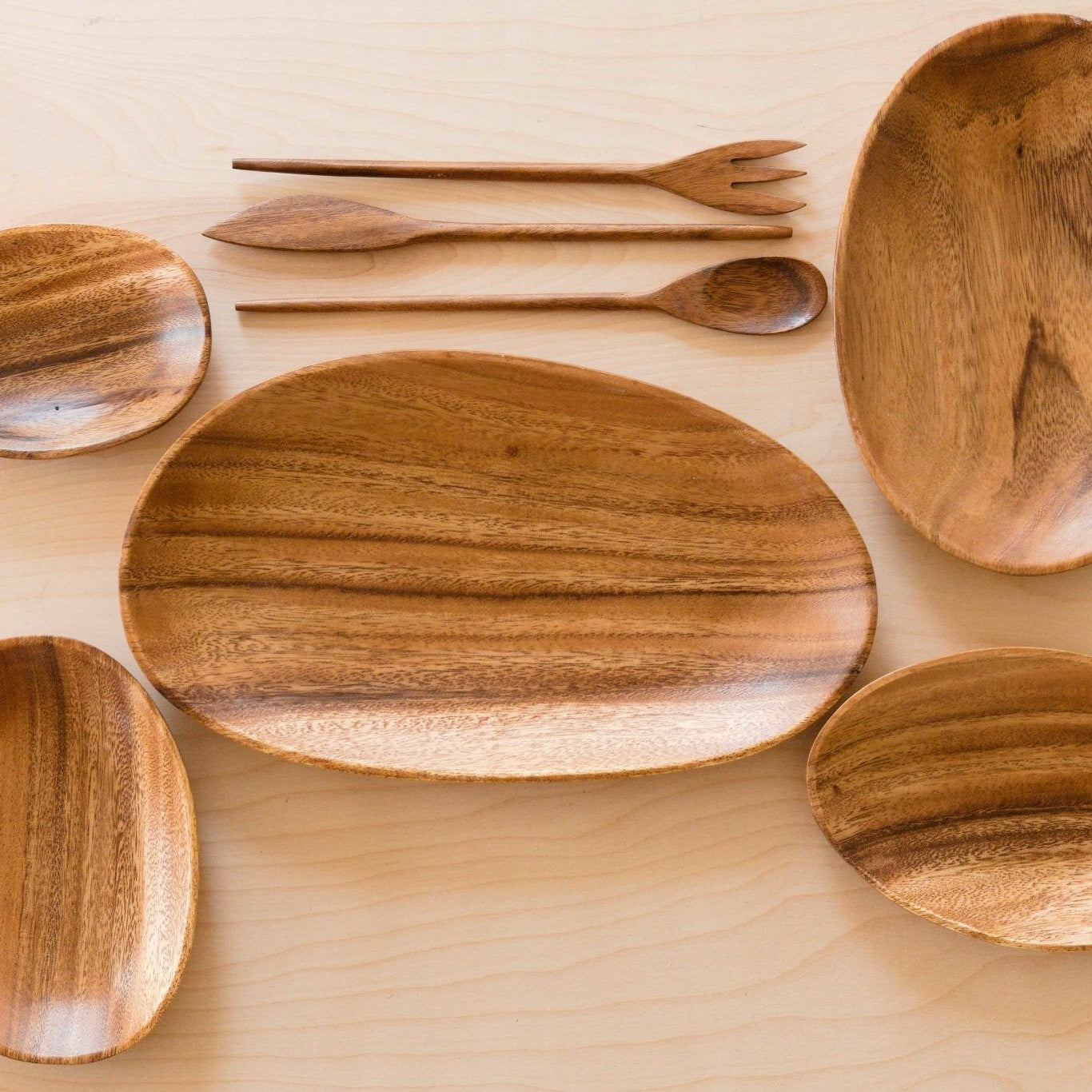 - Acacia Oval 9" Wood Dish - Wooden tray | LIKHA - LIKHÂ