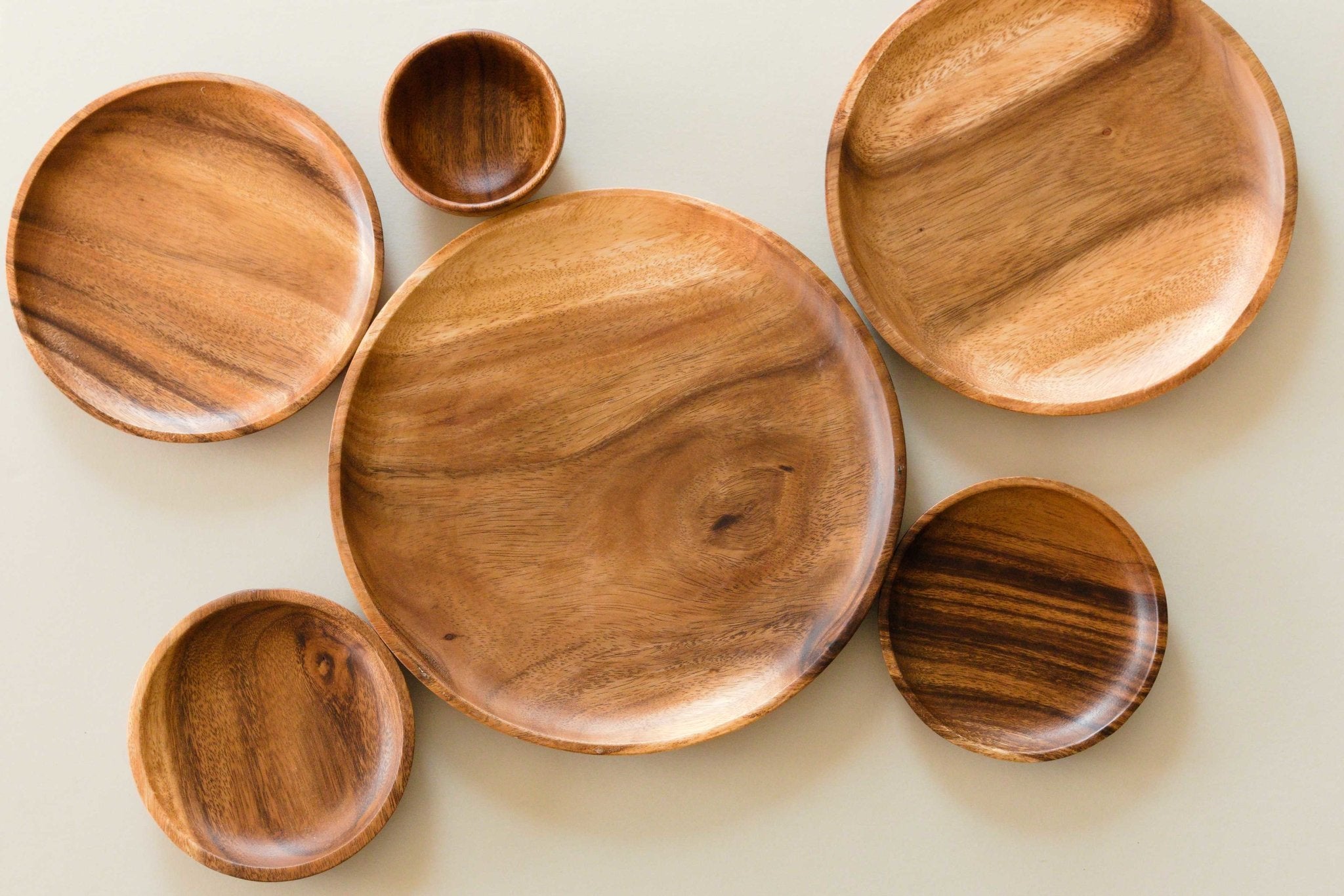 - Acacia Round 12" Wood Plate - Charger Plate | LIKHA - LIKHÂ
