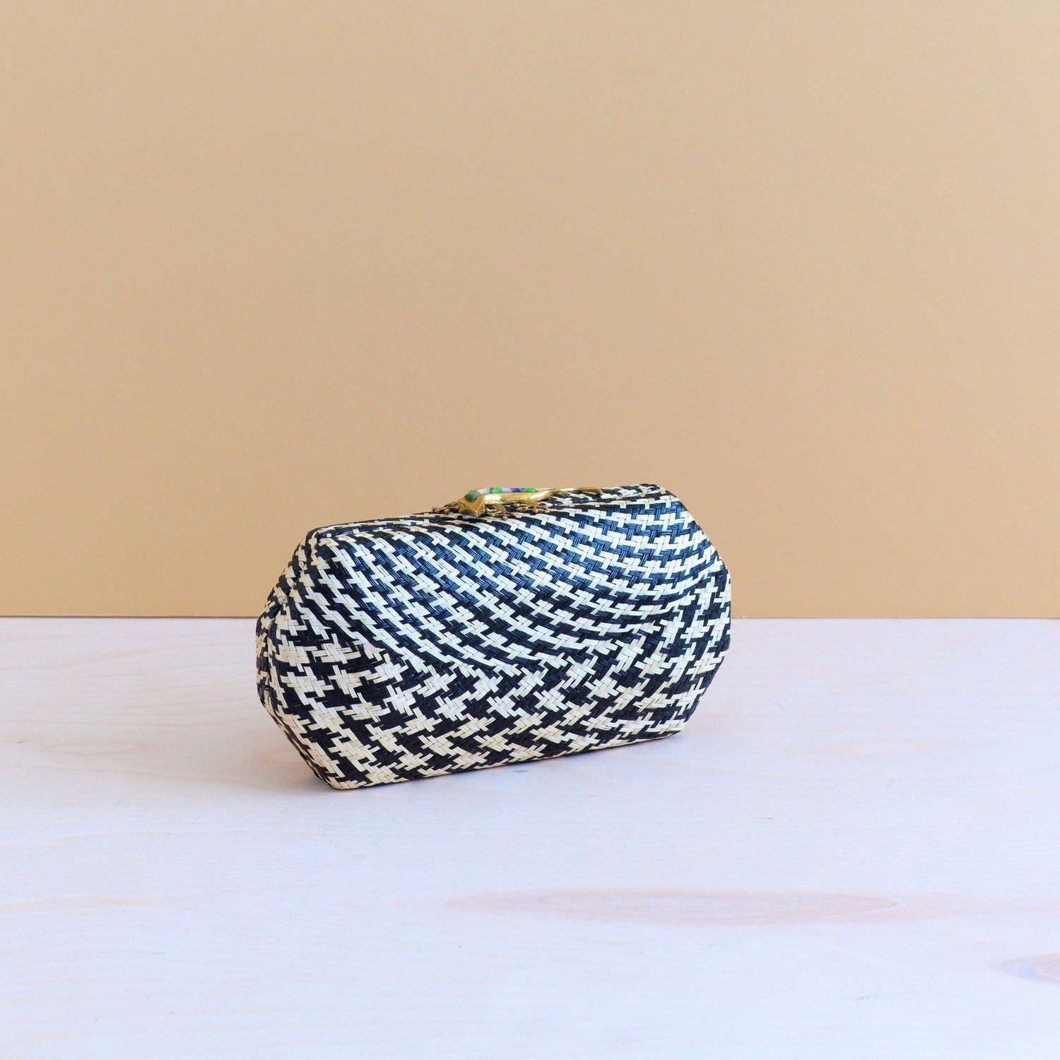 Clutches - Black Houndstooth Clutch - Handwoven Clutch | LIKHÂ - LIKHÂ