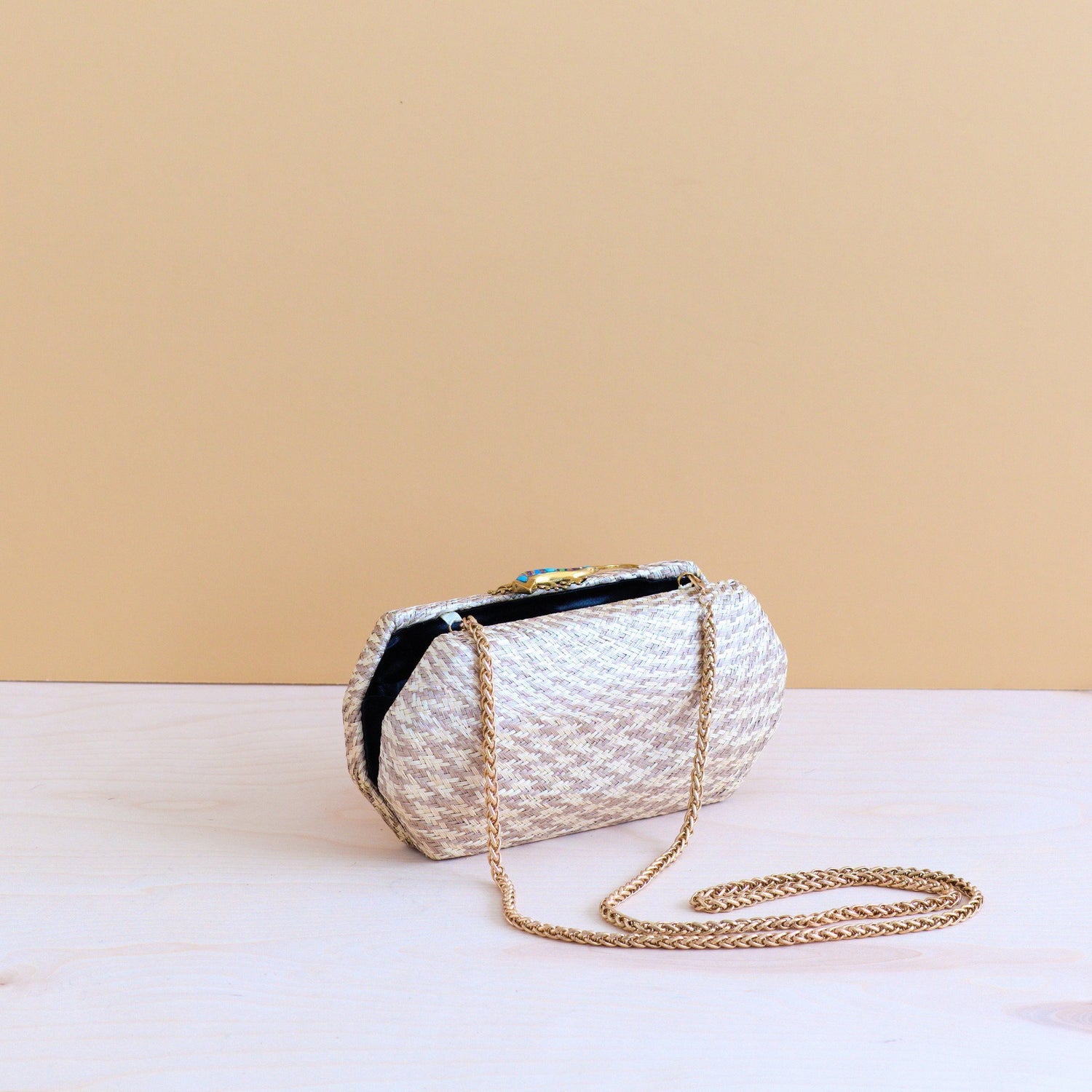 Clutches - Dusty Rose Houndstooth Clutch - Straw Clutch | LIKHÂ - LIKHÂ