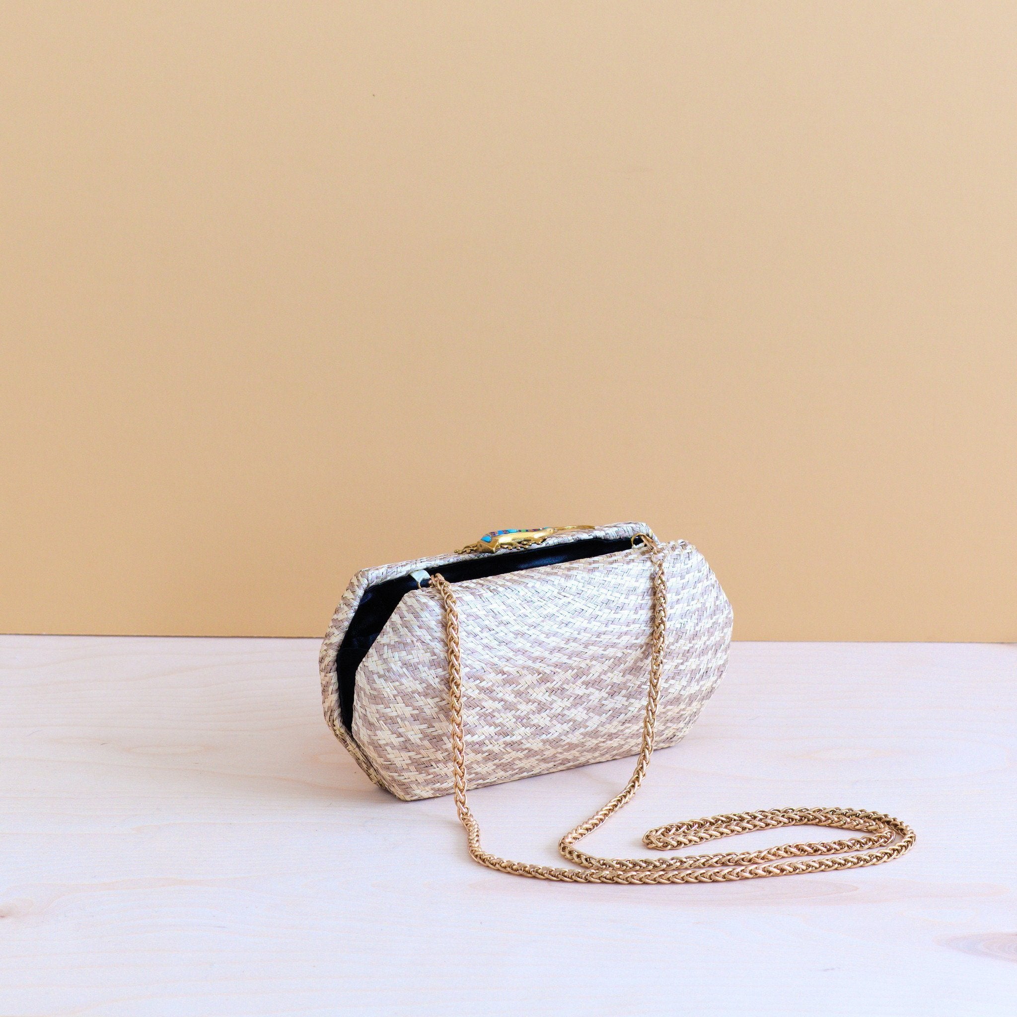 Clutches - Dusty Rose Houndstooth Clutch - Straw Clutch | LIKHÂ - LIKHÂ