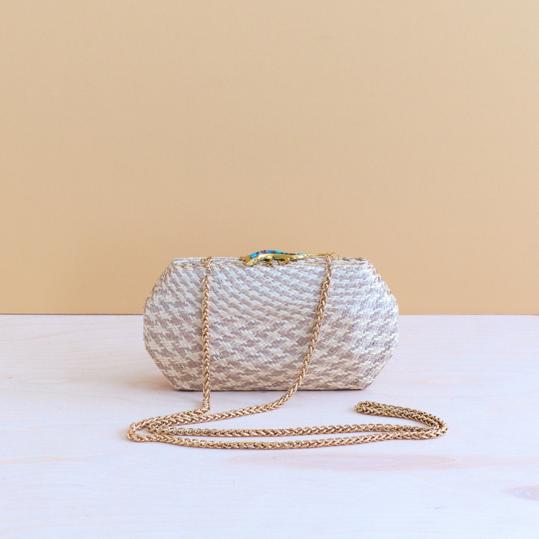 Clutches - Dusty Rose Houndstooth Clutch - Straw Clutch | LIKHÂ - LIKHÂ