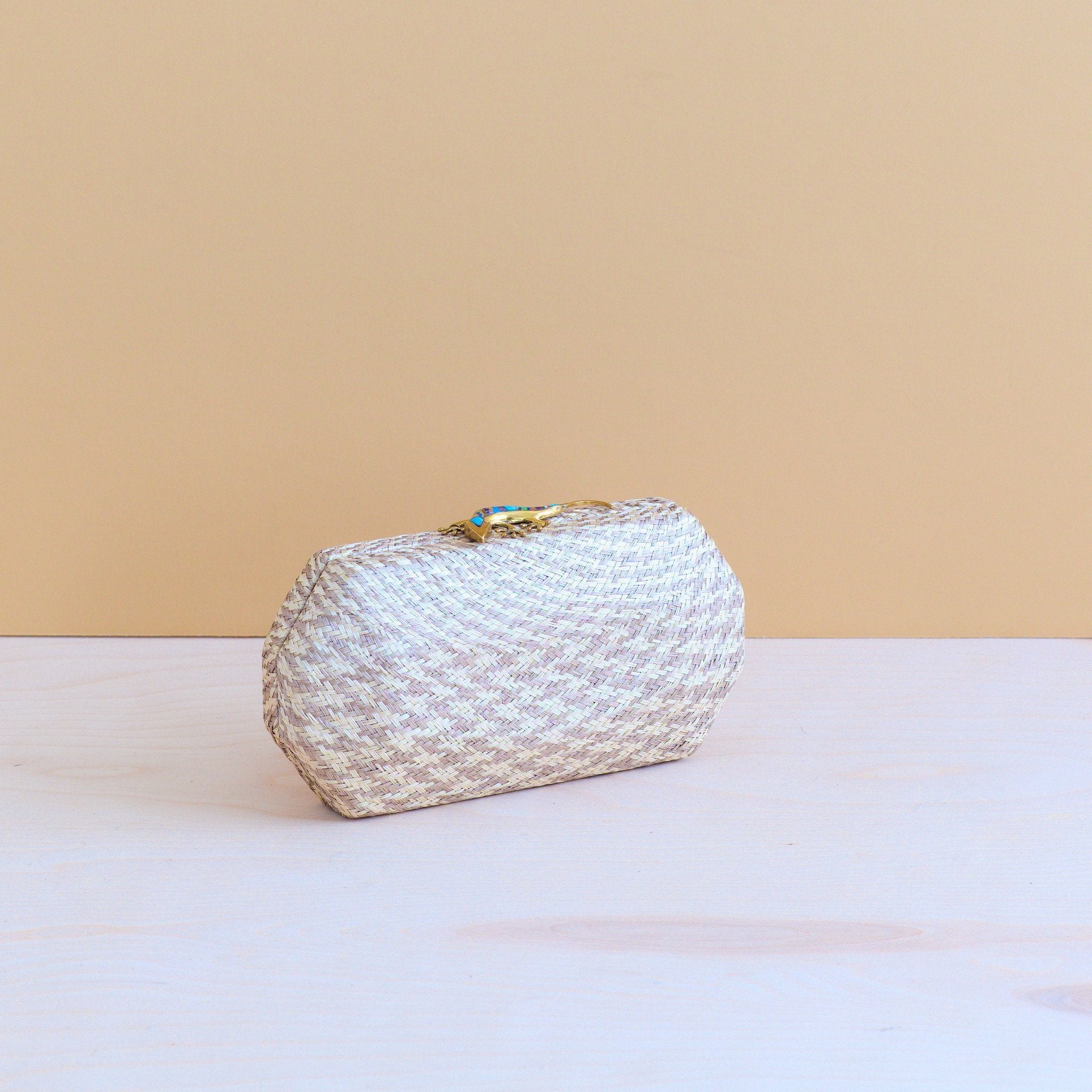 Clutches - Dusty Rose Houndstooth Clutch - Straw Clutch | LIKHÂ - LIKHÂ