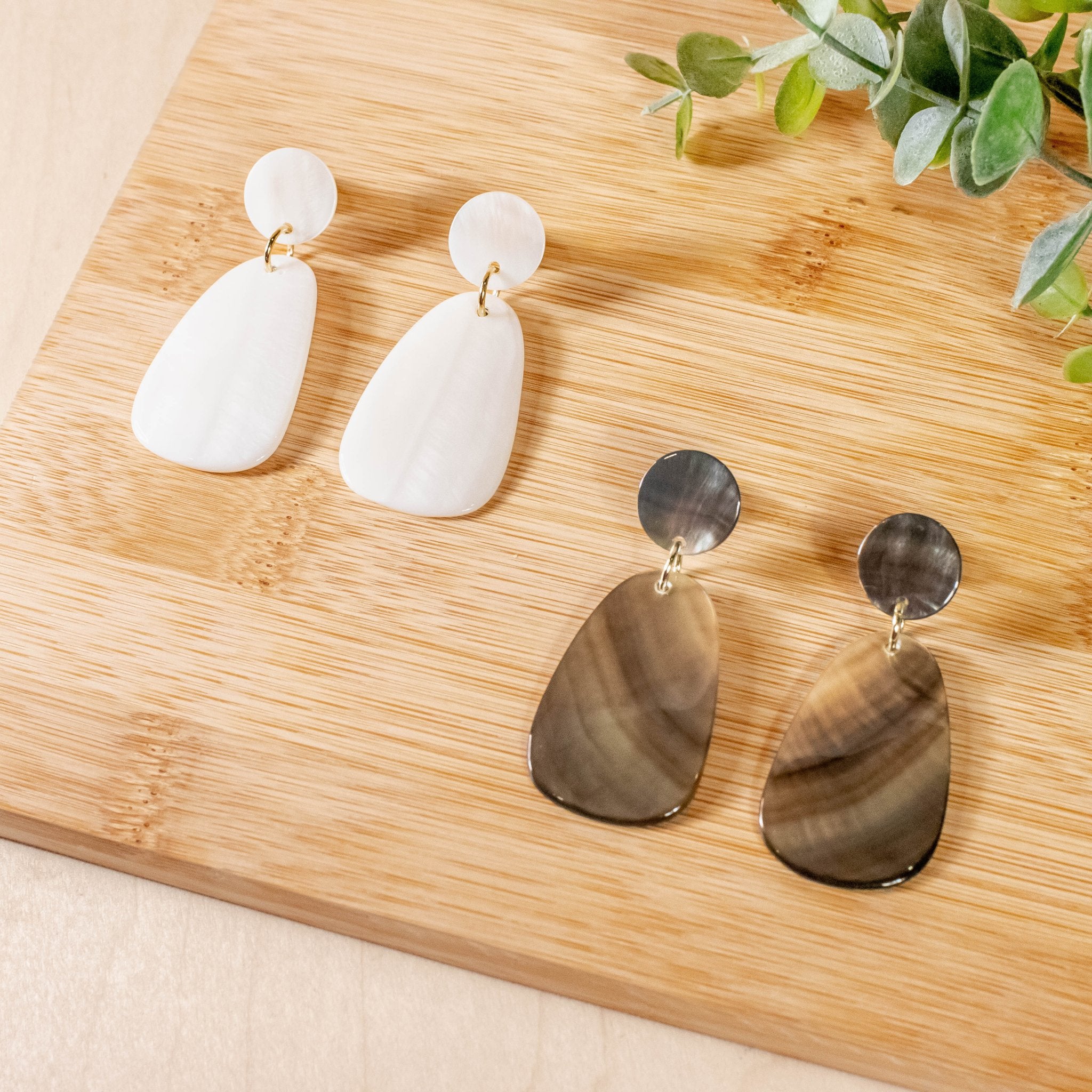 Earrings, Jewelry - Black Stud Earrings - Mother of Pearl | LIKHÂ - LIKHÂ