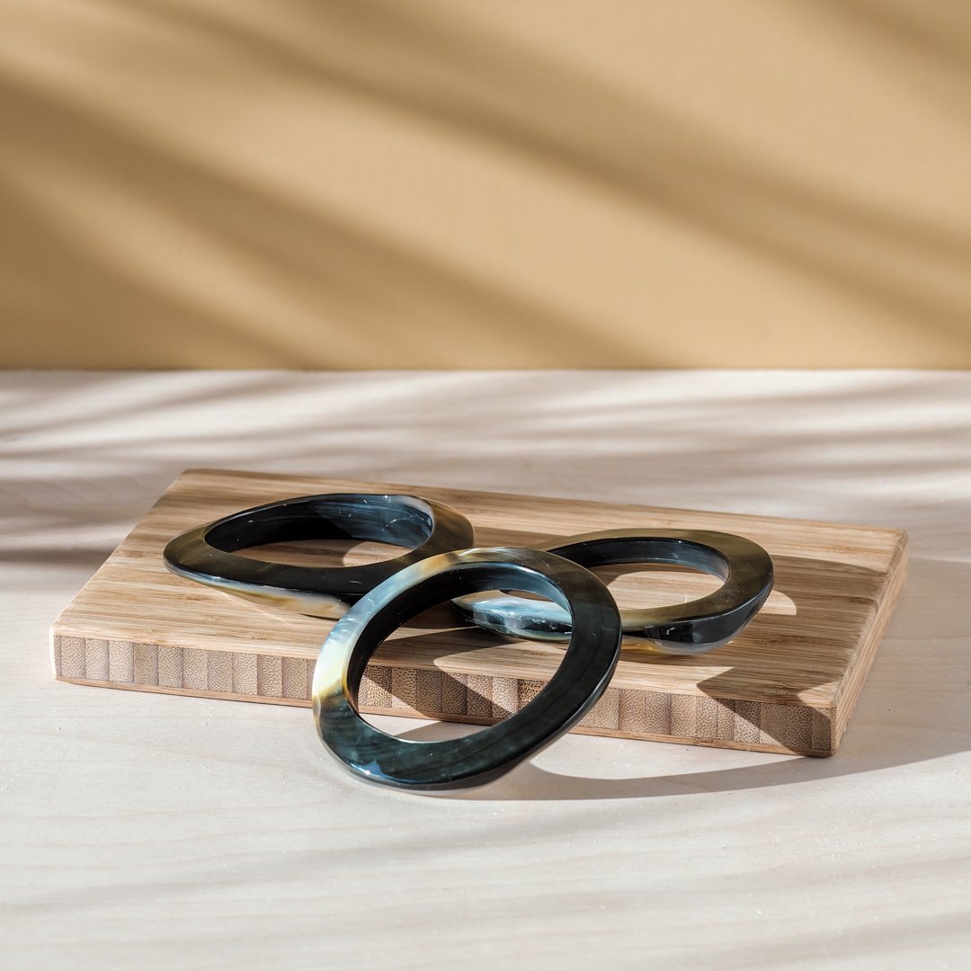 Jewelry - Mother-of-Pearl Bangle, Iridescent Grey - Natural Jewelry | LIKHÂ - LIKHÂ