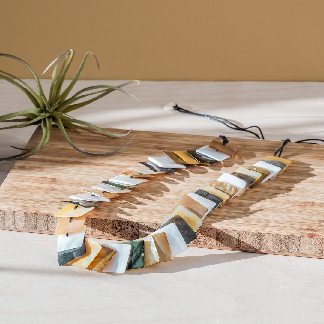 Jewelry - Mother of Pearl Squares Necklace - Multicolor | LIKHÂ - LIKHÂ