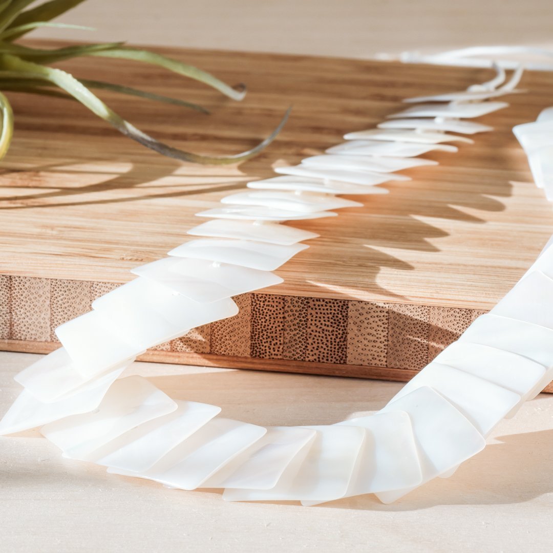 - White Mother of Pearl Necklace | LIKHÂ - LIKHÂ