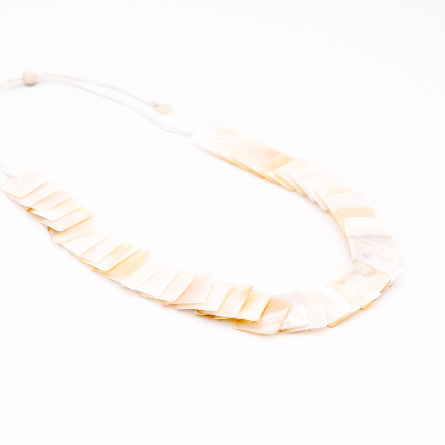 - White Mother of Pearl Necklace | LIKHÂ - LIKHÂ