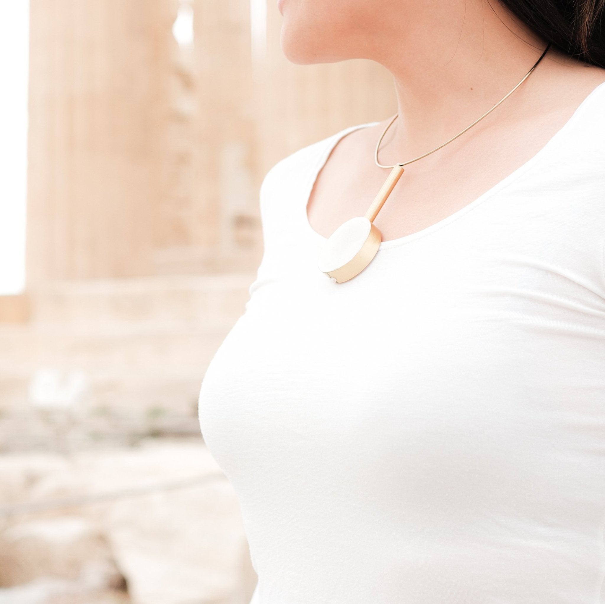 - White Statement Necklace - Handmade Choker Pendula | LIKHÂ - LIKHÂ