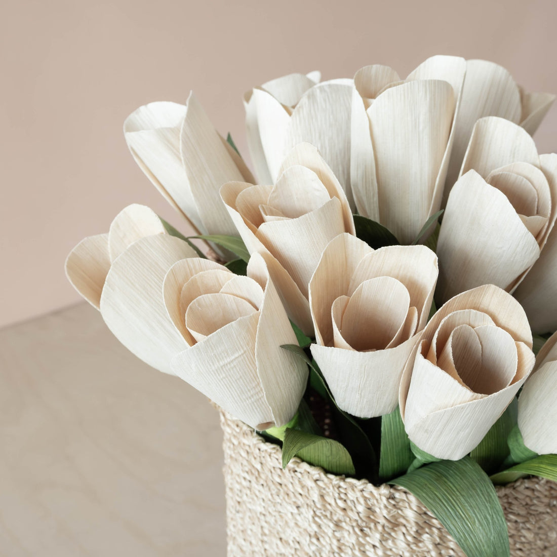 flower - Natural Tulip Corn Husk Flowers, case of 6 – Decorative Flower Accents | LIKHÂ - LIKHÂ