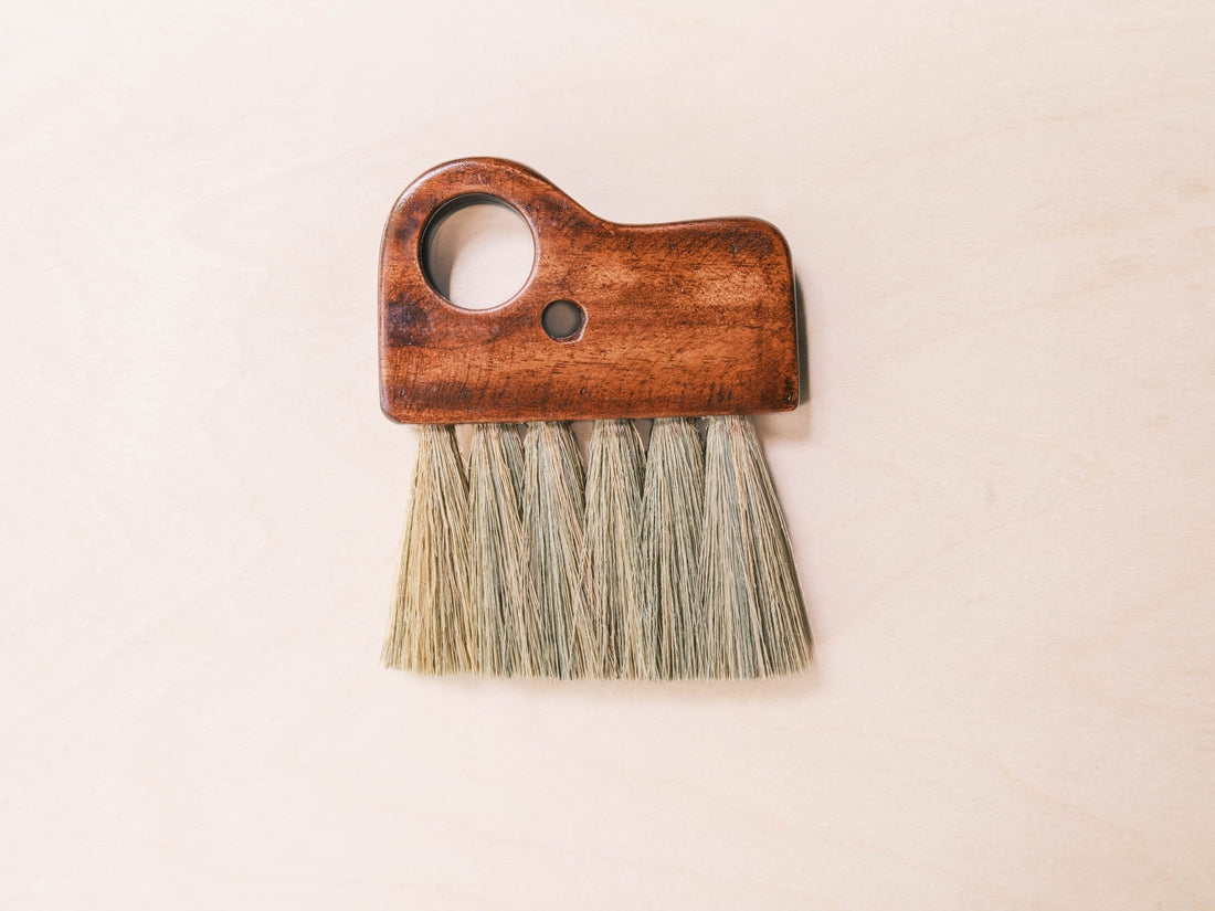 DECORATIVE ACCESSORIES