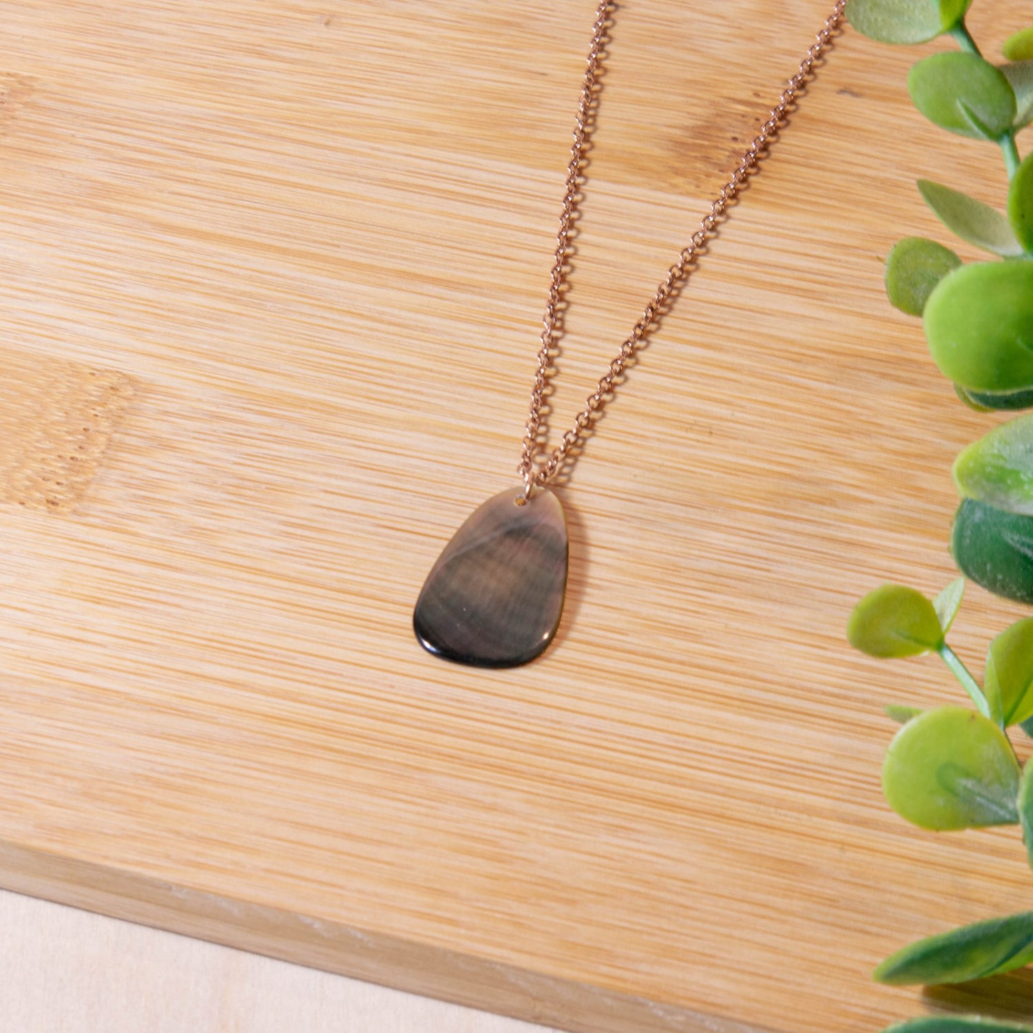 Jewelry, necklace - Black Mother of Pearl Trapezoid Necklace with Rose Gold Chain - Unique Jewelry | LIKHA - LIKHÂ