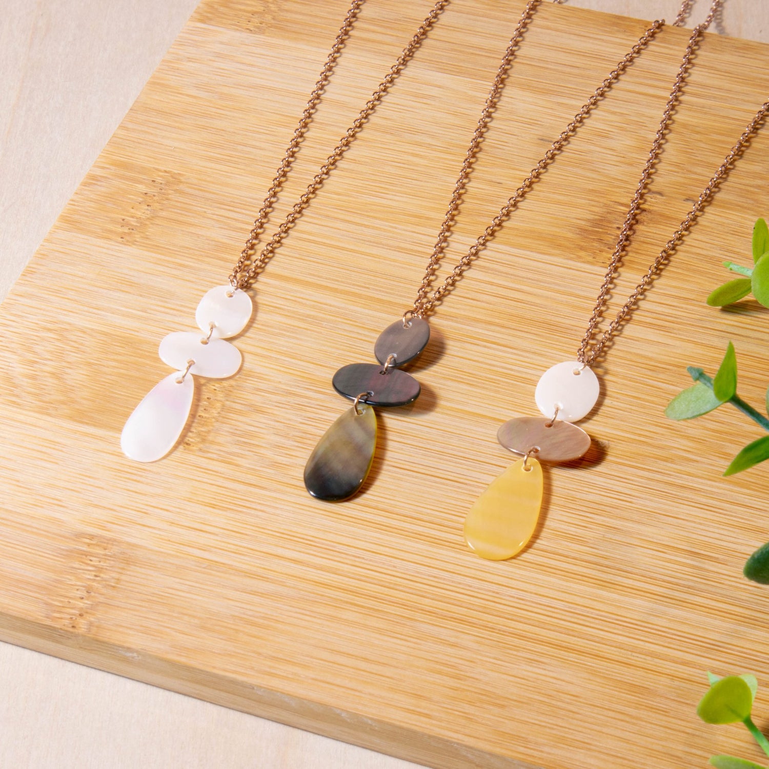 Jewelry, necklace - Tri - color Mother of Pearl Round, Oval, and Raindrop Necklace with Rose Gold Chain - Statement Jewelry | LIKHA - LIKHÂ