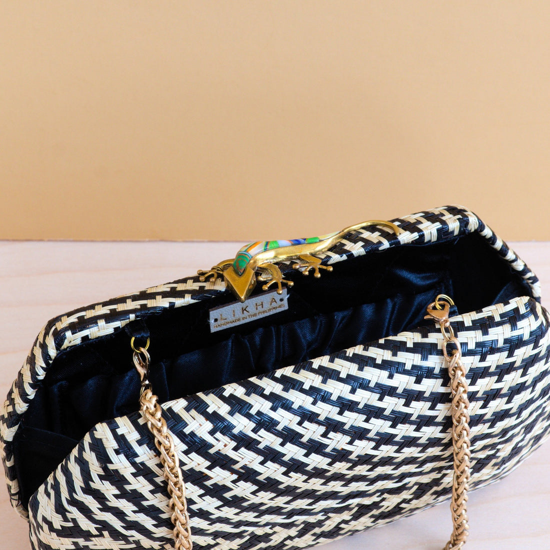 Clutches - Black Houndstooth Clutch - Handwoven Clutch | LIKHÂ - LIKHÂ