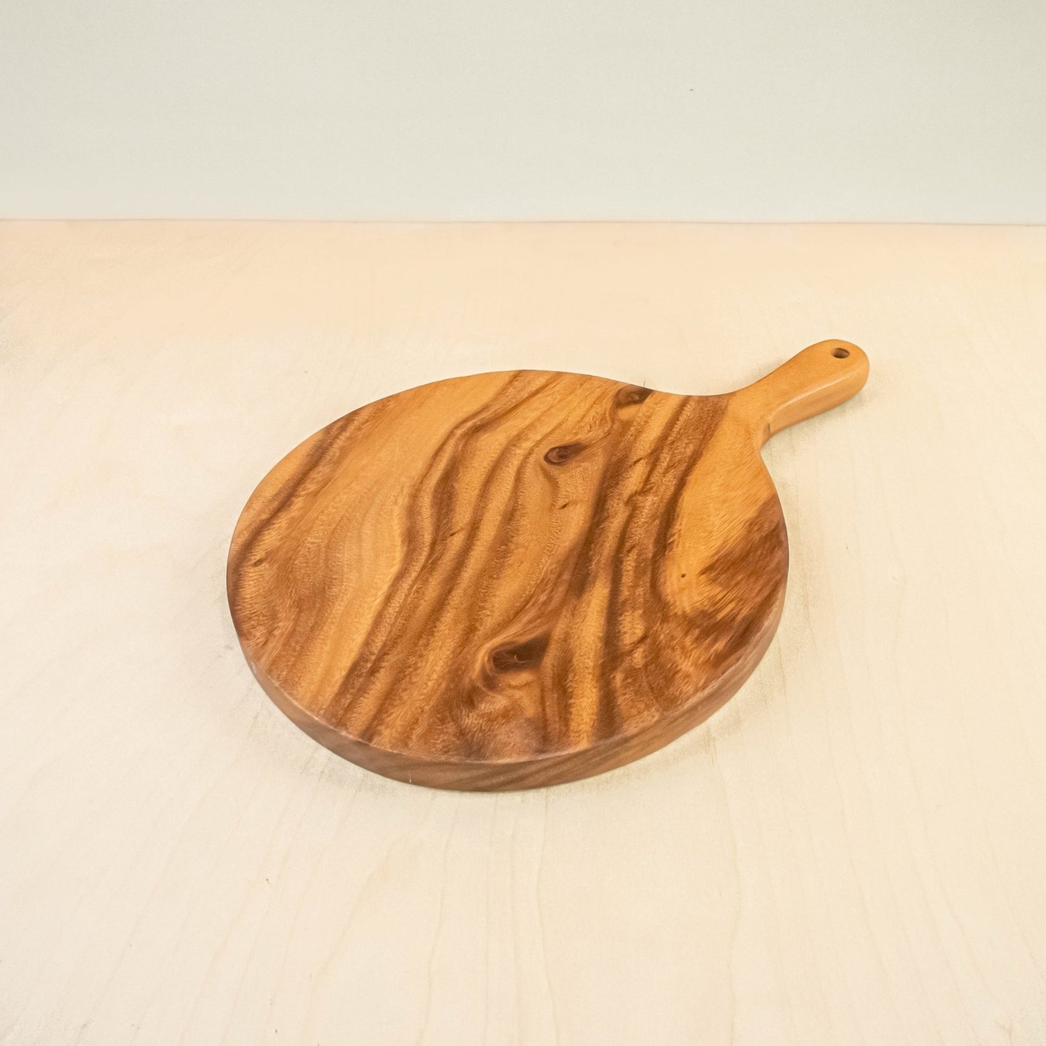 Cutting Board - Round Chopping Board with Handle - Acacia Wood | LIKHÂ - LIKHÂ