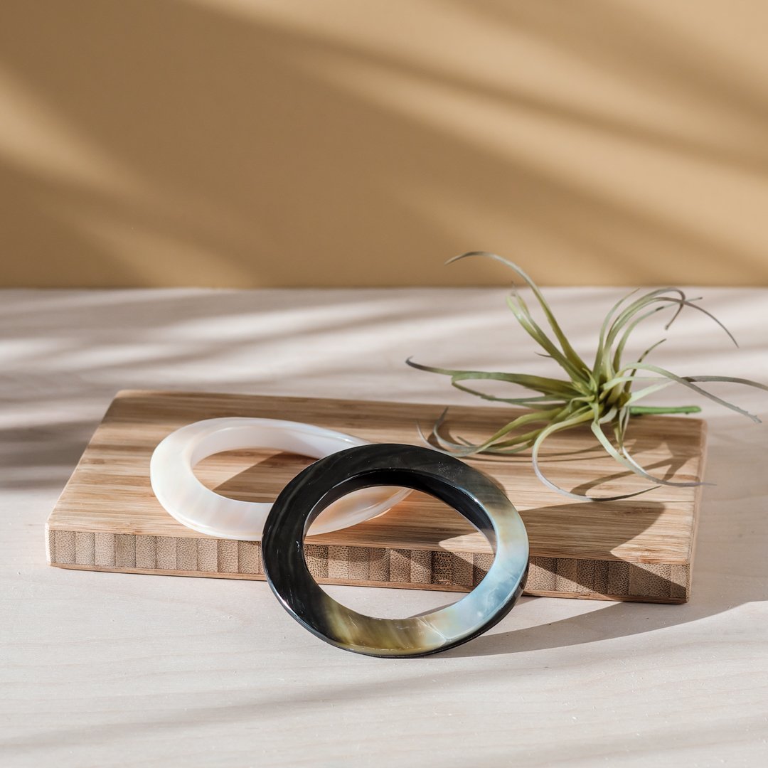 Jewelry - Mother-of-Pearl Bangle, Iridescent Grey - Natural Jewelry | LIKHÂ - LIKHÂ