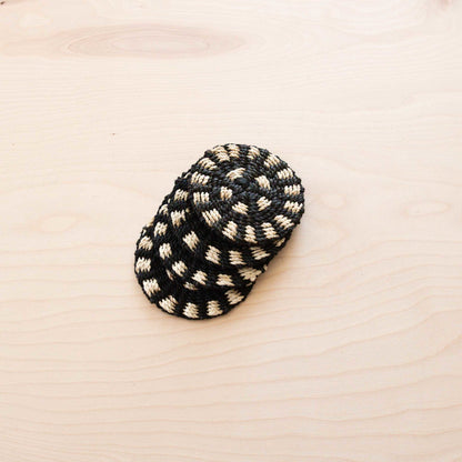 - Two-tone Round Braided Coasters, black and white set of 4 - Natural Fiber | LIKHA - LIKHÂ