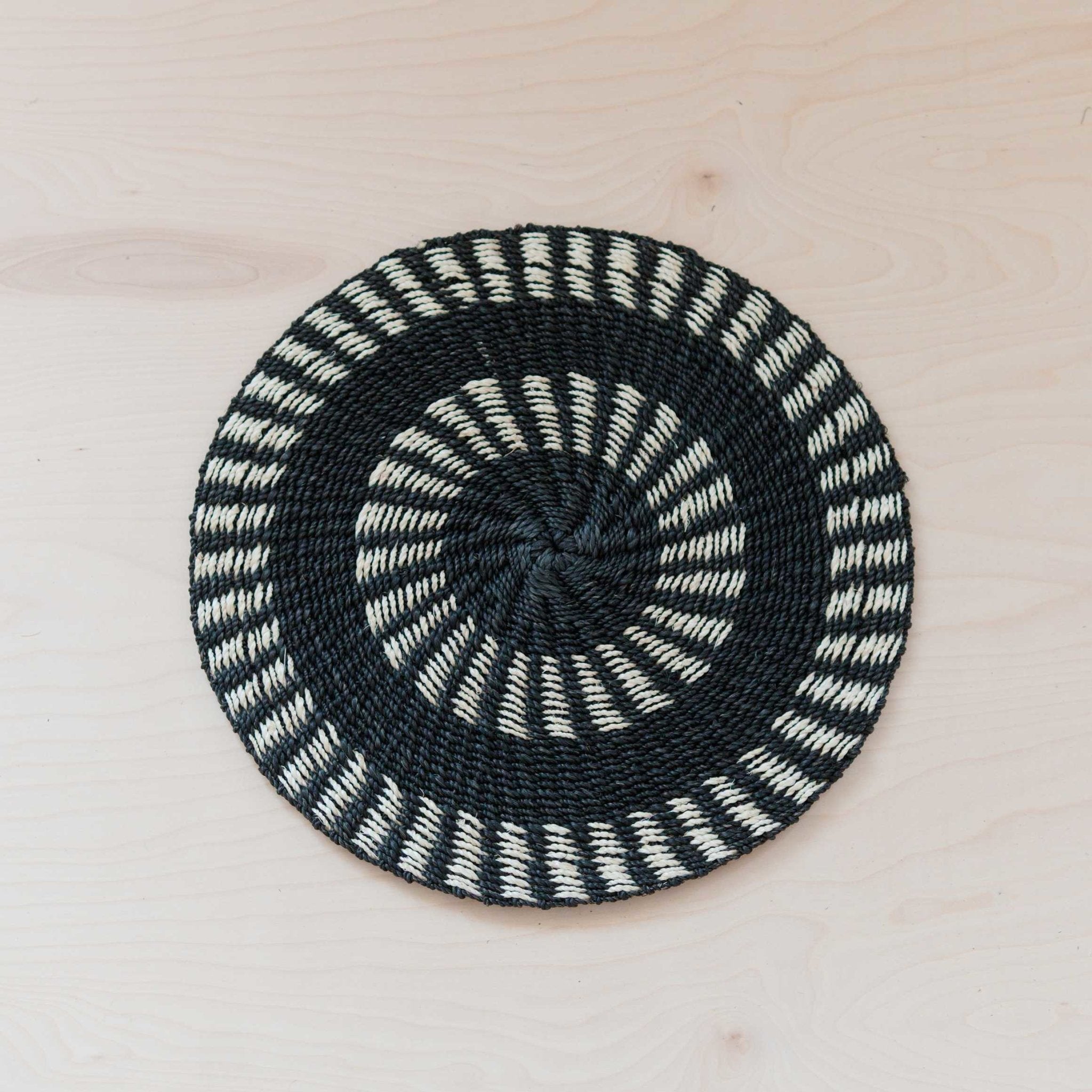 - Two-tone Round Woven Placemats - Abaca Fiber | LIKHA - LIKHÂ