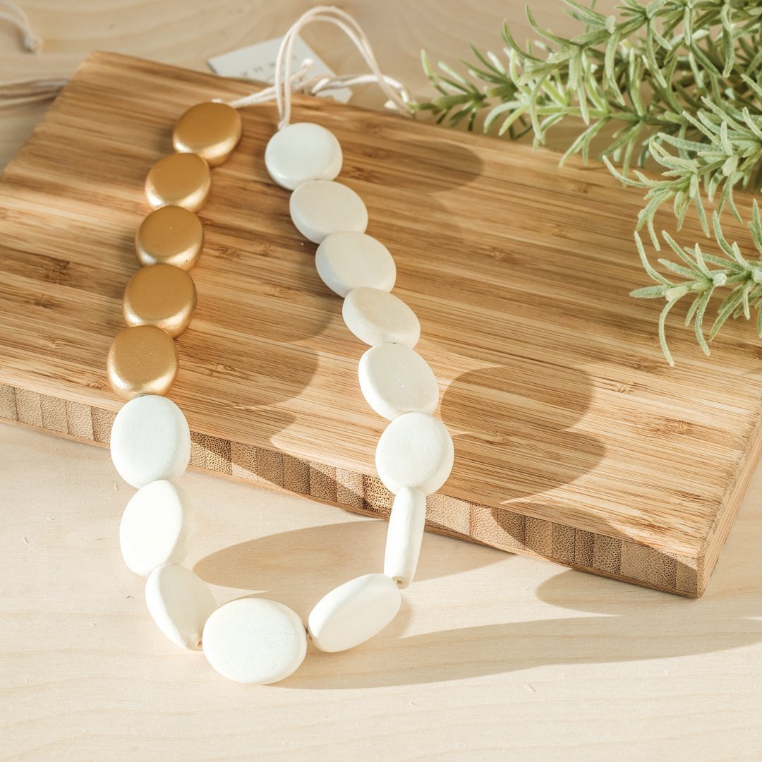 - White Wooden Bead Necklace | LIKHÂ - LIKHÂ